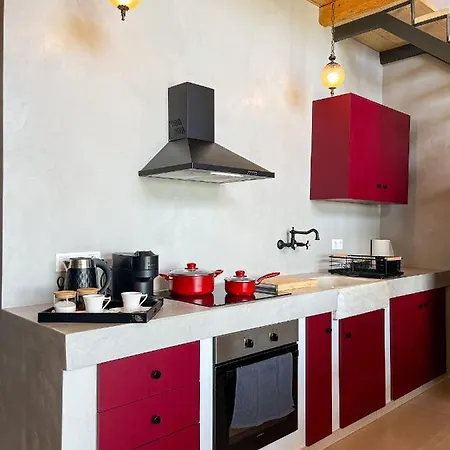 Modern Stone With Swimming Pool * Aliveri